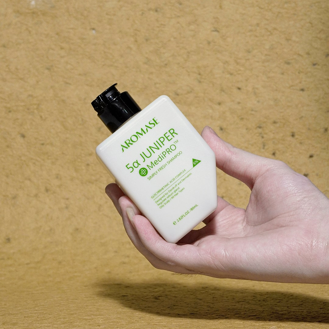DẦU GỘI AROMASE 5Α JUNIPER MEDIPRO SIMPLY FRESH SHAMPOO 80ML: NGĂN GÀU, GIẢM VIÊM DA ĐẦU CHUYÊN SÂU 4